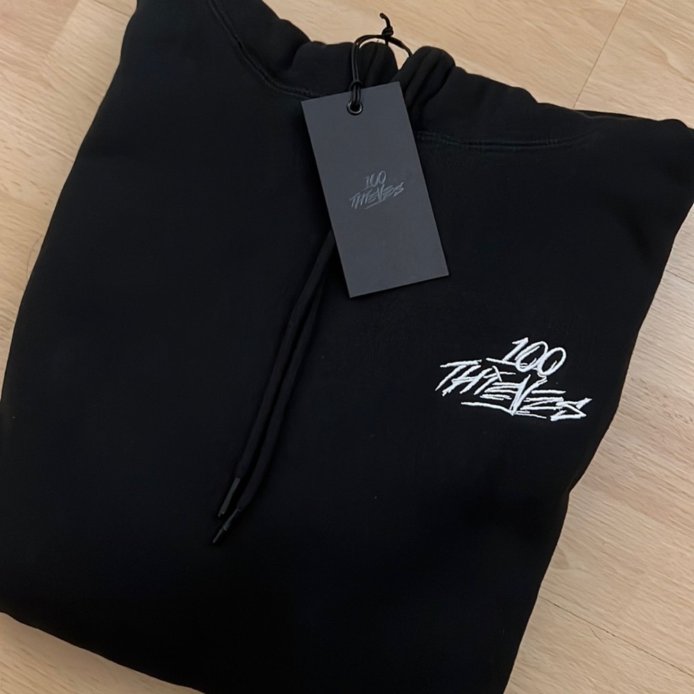 100 Theives Black hoodie. NEW! NEVER WORN!